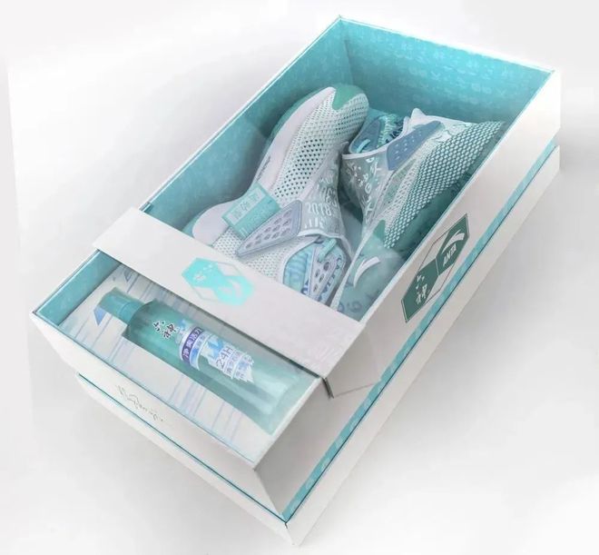 爺青回！六神換包裝了？這設(shè)計(jì)真“考古”！