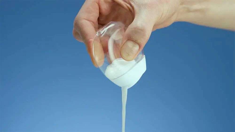 再也不用「擠牙膏」，高露潔換上的「潤滑劑」包裝，讓牙膏從此一滴不剩