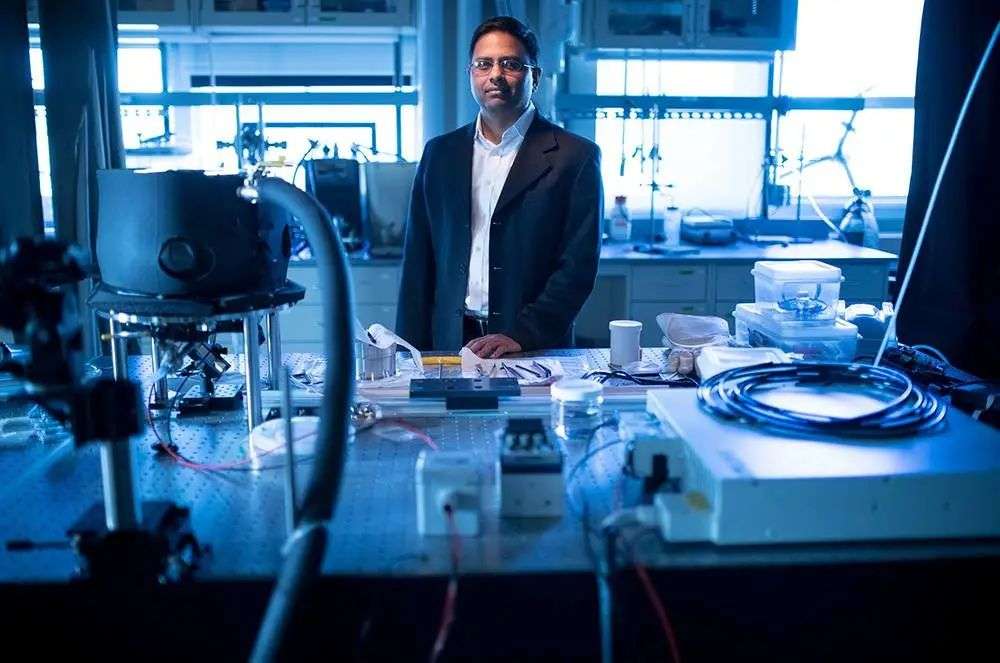 再也不用「擠牙膏」，高露潔換上的「潤滑劑」包裝，讓牙膏從此一滴不剩