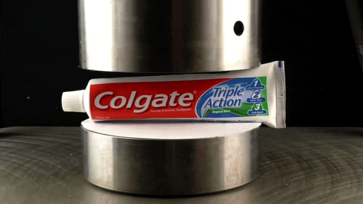 再也不用「擠牙膏」，高露潔換上的「潤滑劑」包裝，讓牙膏從此一滴不剩