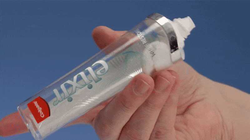 再也不用「擠牙膏」，高露潔換上的「潤滑劑」包裝，讓牙膏從此一滴不剩
